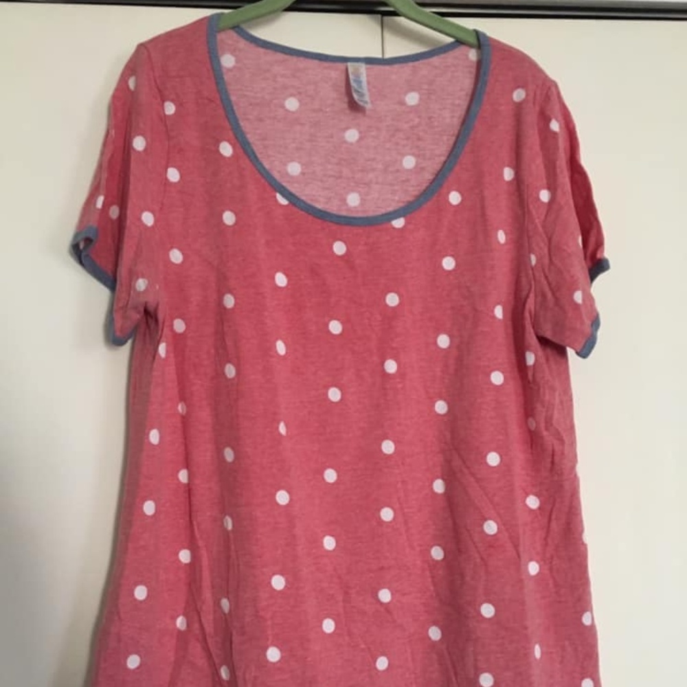 Size XL LuLaRoe Classic T